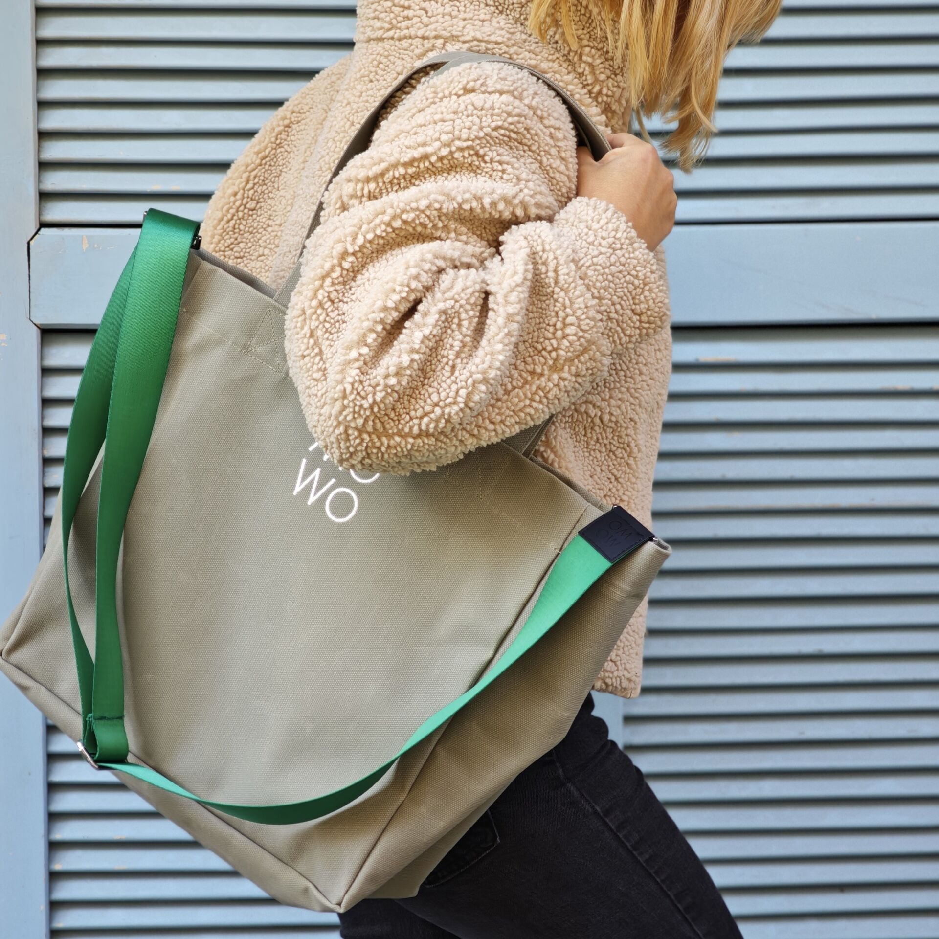 WAXED CANVAS SAGE GREEN MIDI BAG