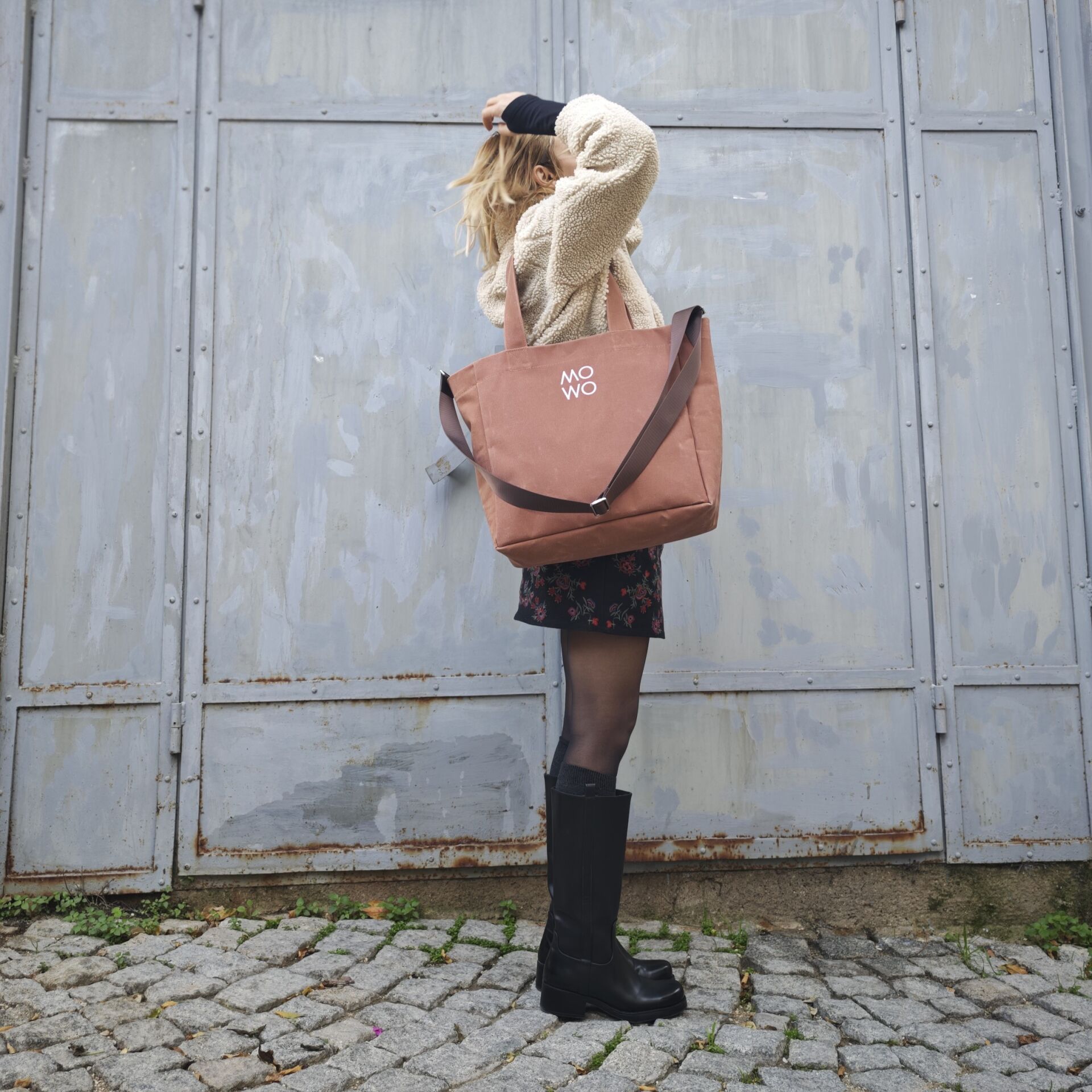WAXED CANVAS BRICK MIDI BAG